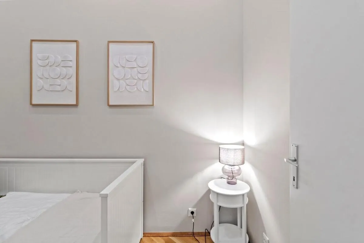 2 Minutes To Mariahilferstrasse I Bars I Fast Wifi Διαμέρισμα Βιέννη 0*,  Αυστρία
